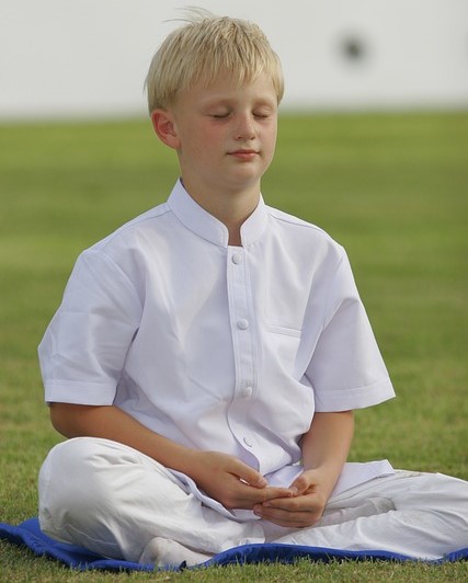 Comment intégrer la méditation à votre routine quotidienne à Poitiers
